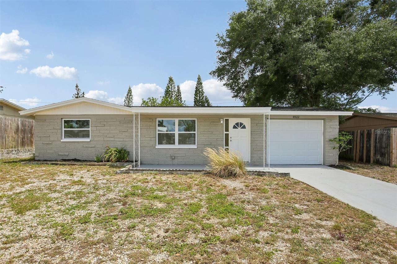 4922 Panorama Ave., Holiday, FL 34690