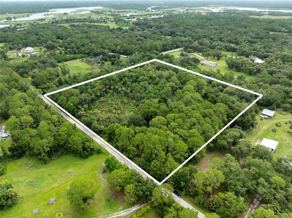 2750 Perch Rd., Geneva, FL 32732