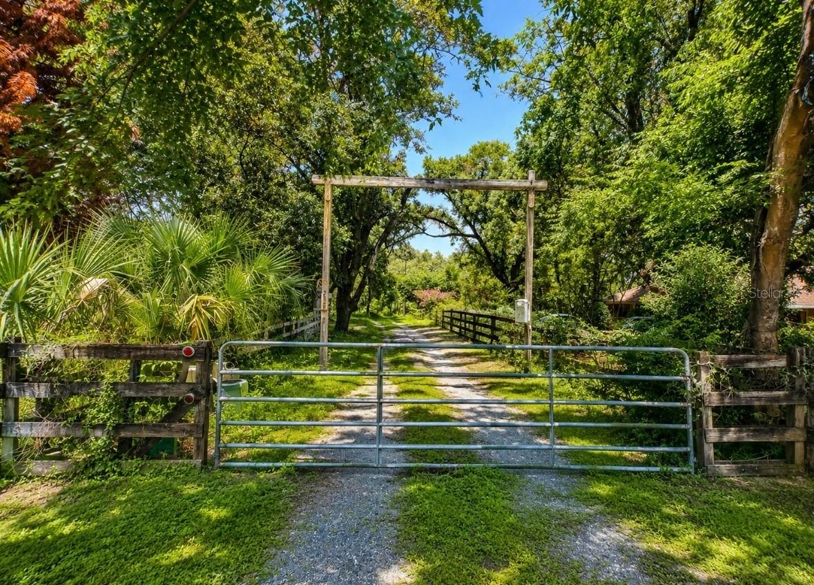 403 Lazy Acres Ln., Longwood, FL 32750