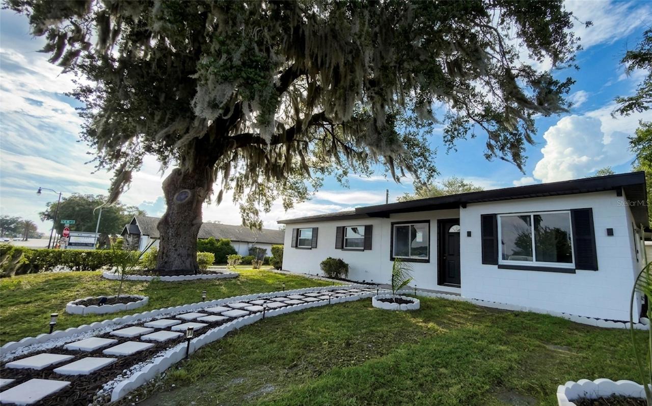 1000 E Dixie Ave., Leesburg, FL 34748