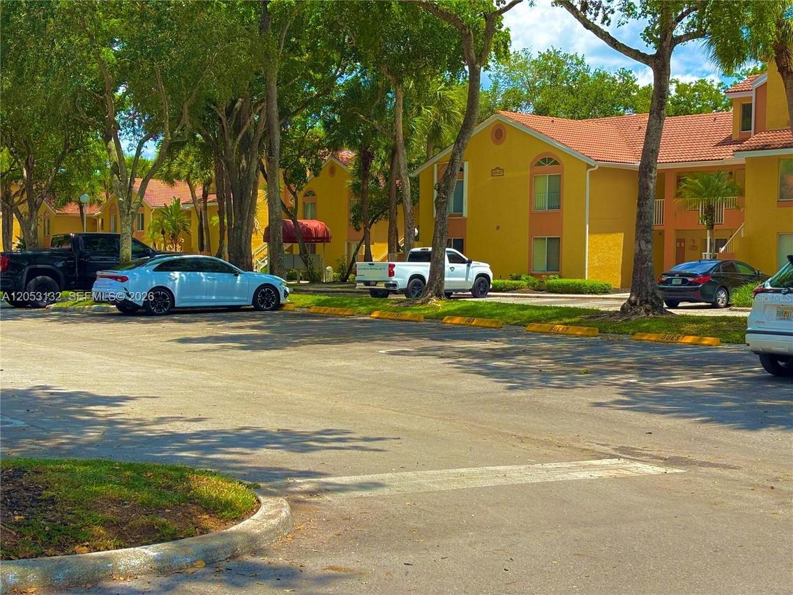1040 Coral Springs Club, Coral Springs, FL 33071