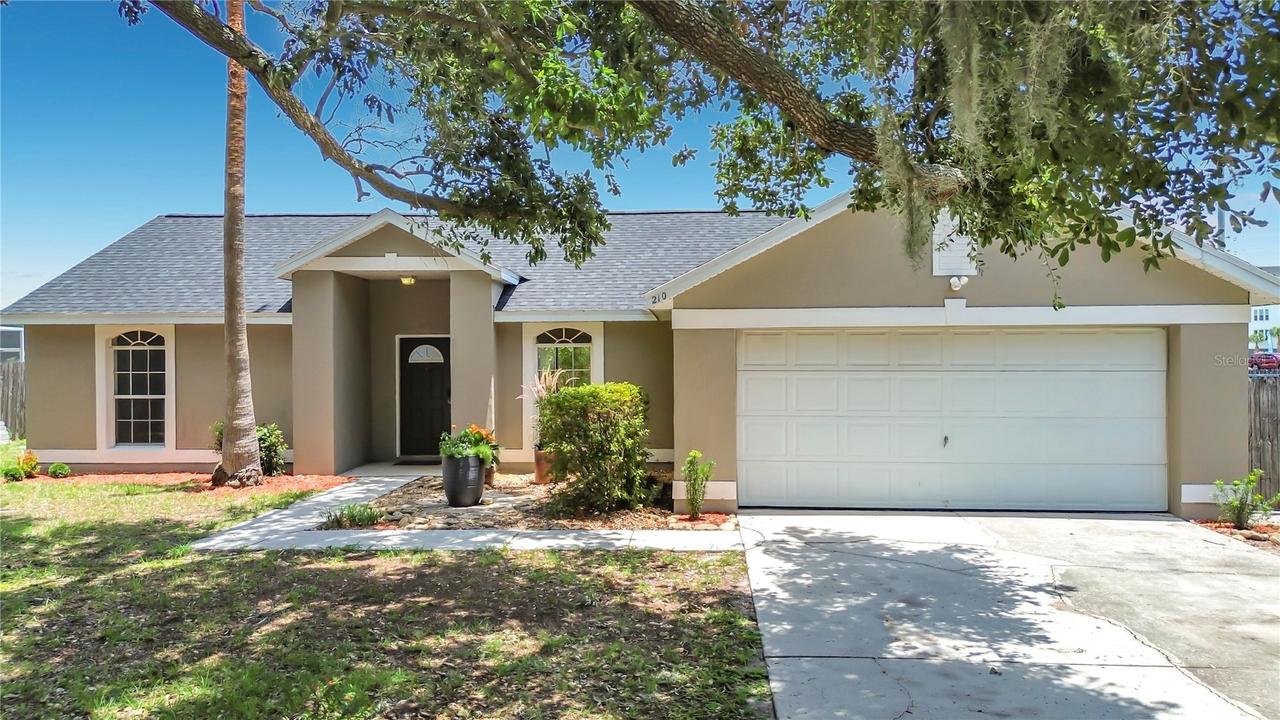 210 Robbins Rest Cir., Davenport, FL 33896