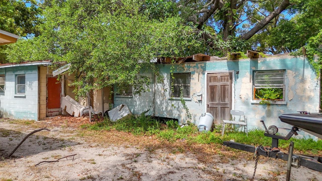 1679 24th St., Sarasota, FL 34234