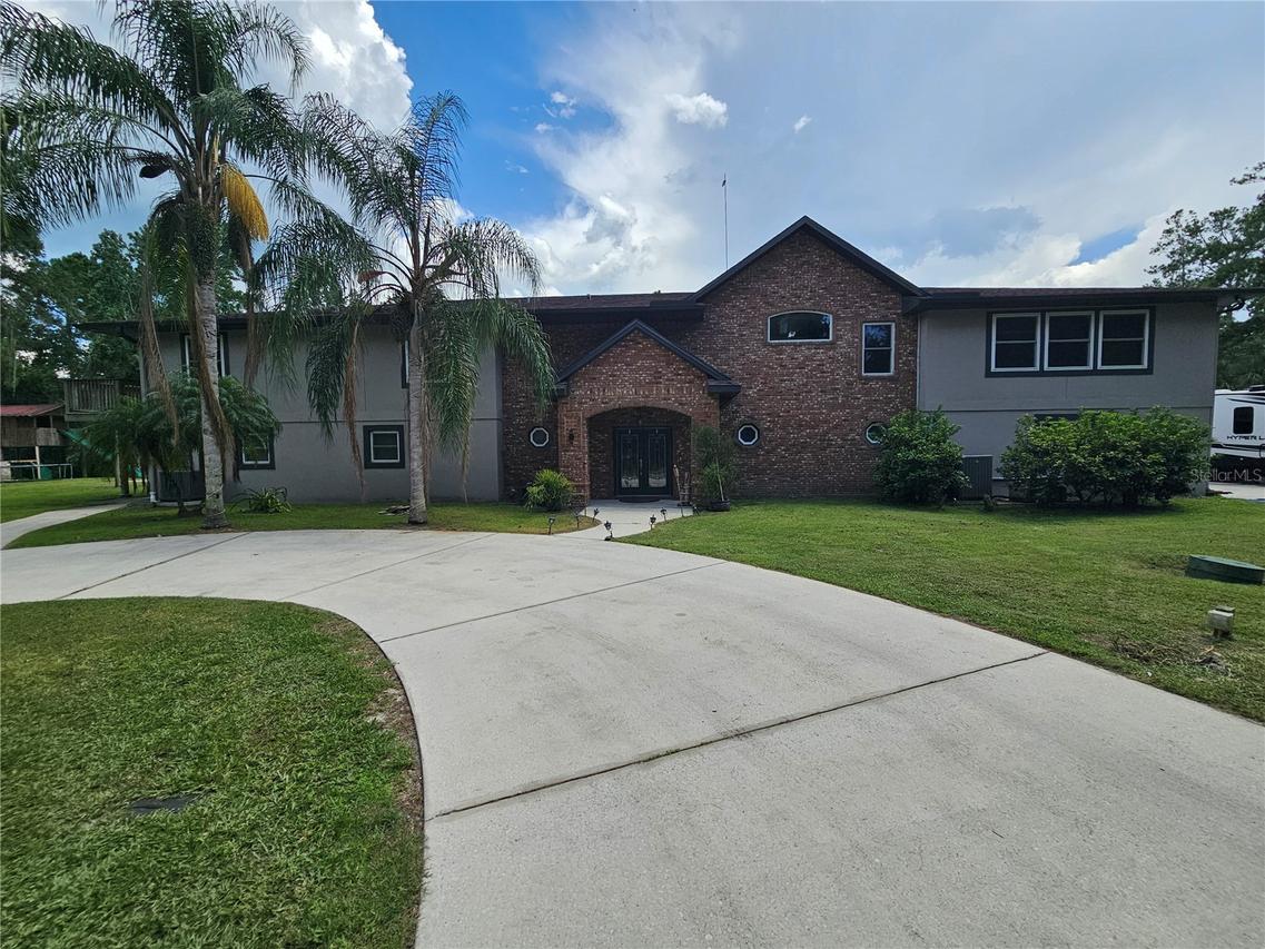 1607 Marty Dr., Pierson, FL 32180