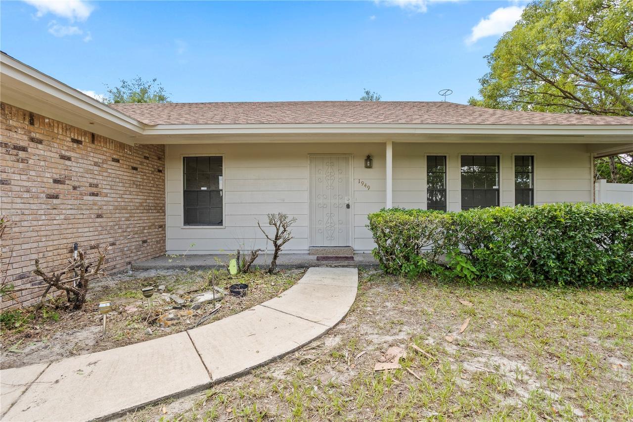 1949 Dupont Ct., Deltona, FL 32725