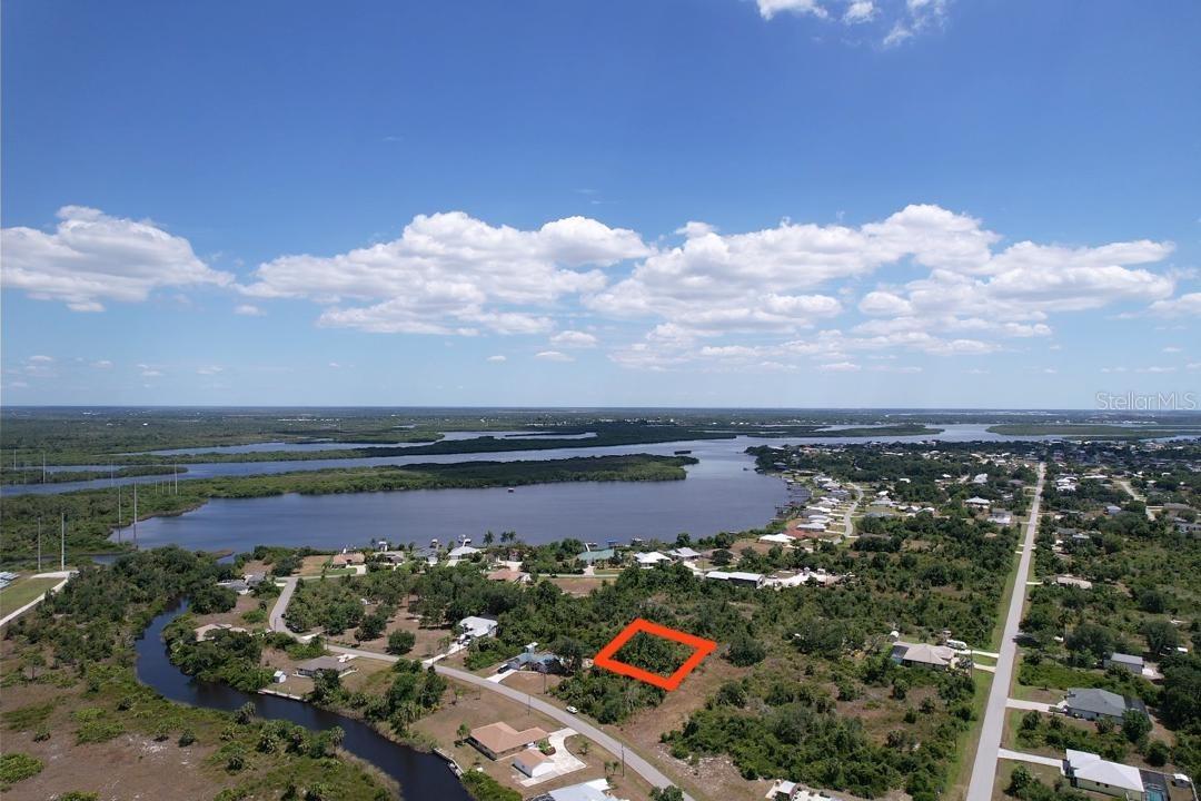 2080 Waverly Ter St., Port Charlotte, FL 33983