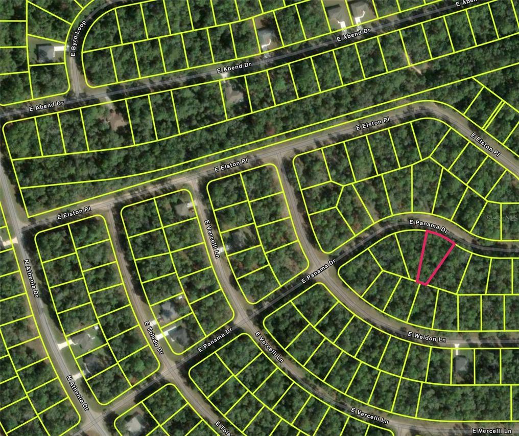 818 E Panama Dr., Dunnellon, FL 34434