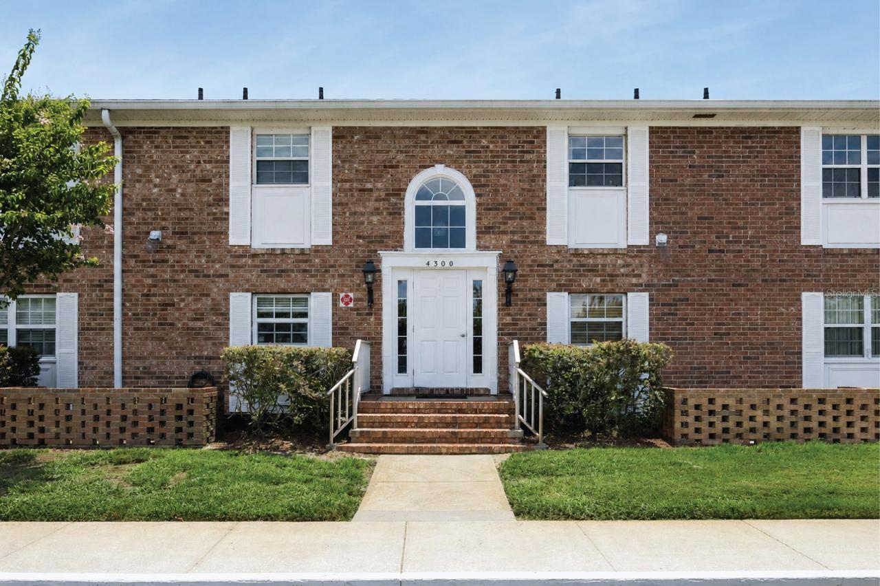 4300 Lake Underhill Rd. #23B2, Orlando, FL 32803