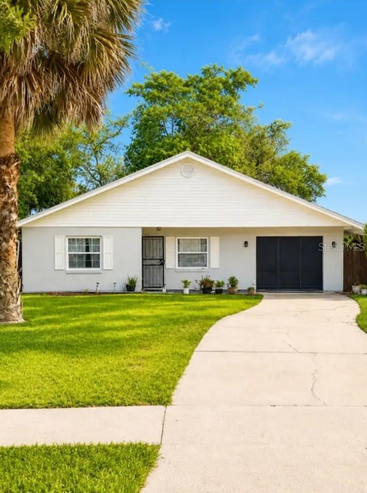 93 Glass Ct., Port Orange, FL 32129