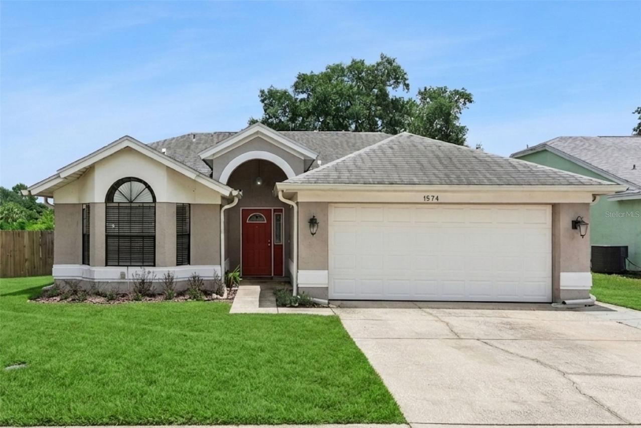 1574 Margarete Crescent Dr., Apopka, FL 32703