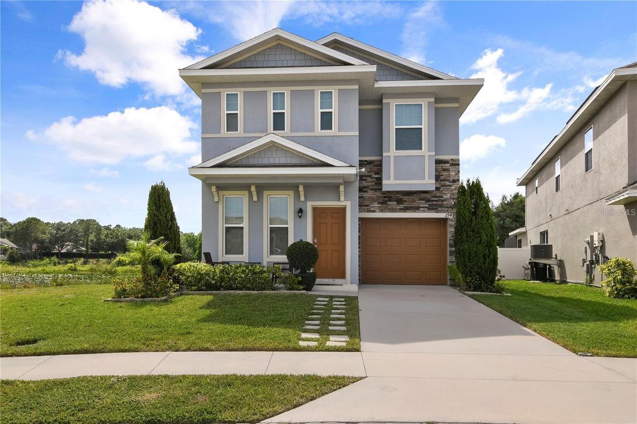 294 Aberdeen St., Davenport, FL 33896