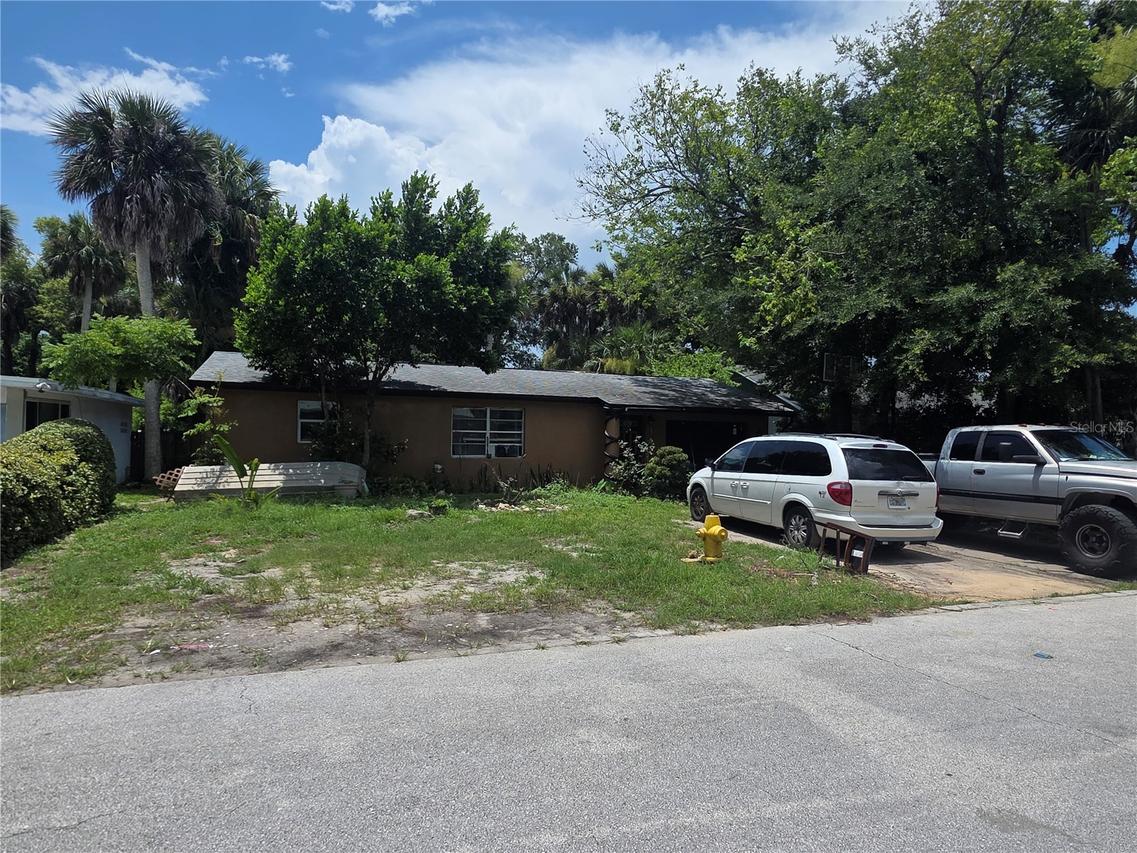 625 Aurora St., South Daytona, FL 32119