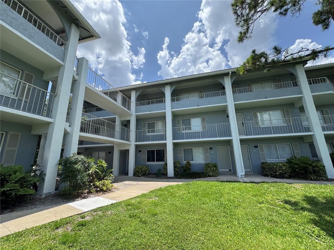 115 Oyster Bay Cir. #300, Altamonte Springs, FL 32701