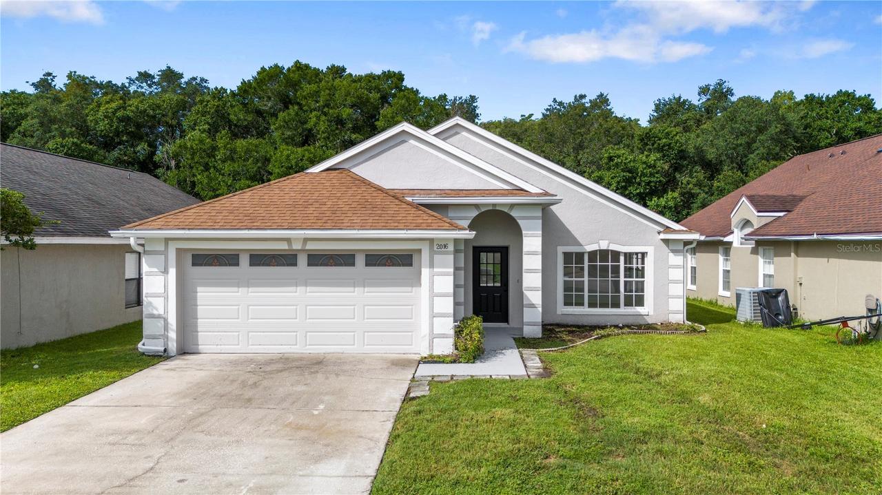2016 Locust Berry Dr., Kissimmee, FL 34743