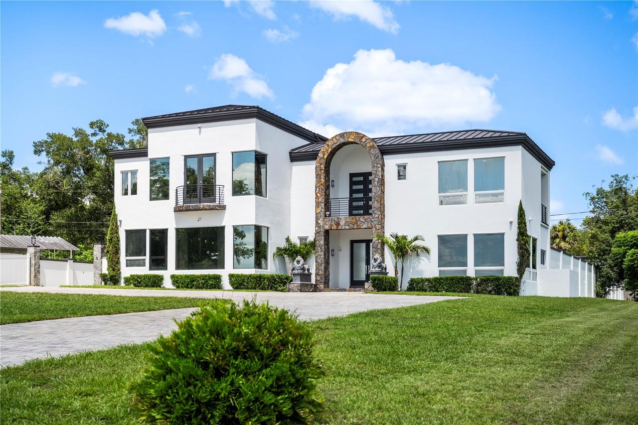736 Lake Winnemissett Dr., Deland, FL 32724