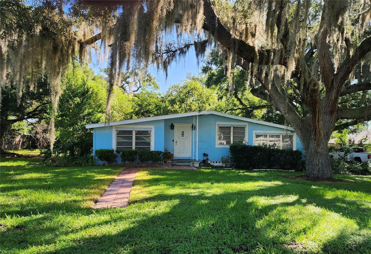 627 Warner St., Groveland, FL 34736