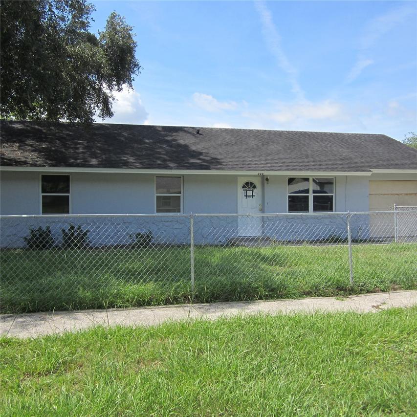 520 W Ella J Gilmore St., Apopka, FL 32703
