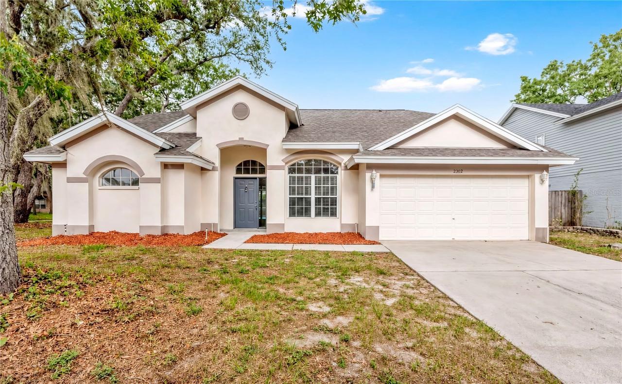 2302 Lyncrest Ct., Valrico, FL 33596