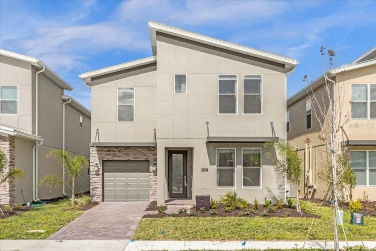 8967 Play Through Dr, Davenport, FL 33896