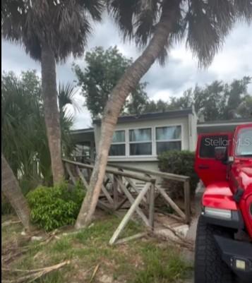 11734 Hickory Ln., Tavares, FL 32778