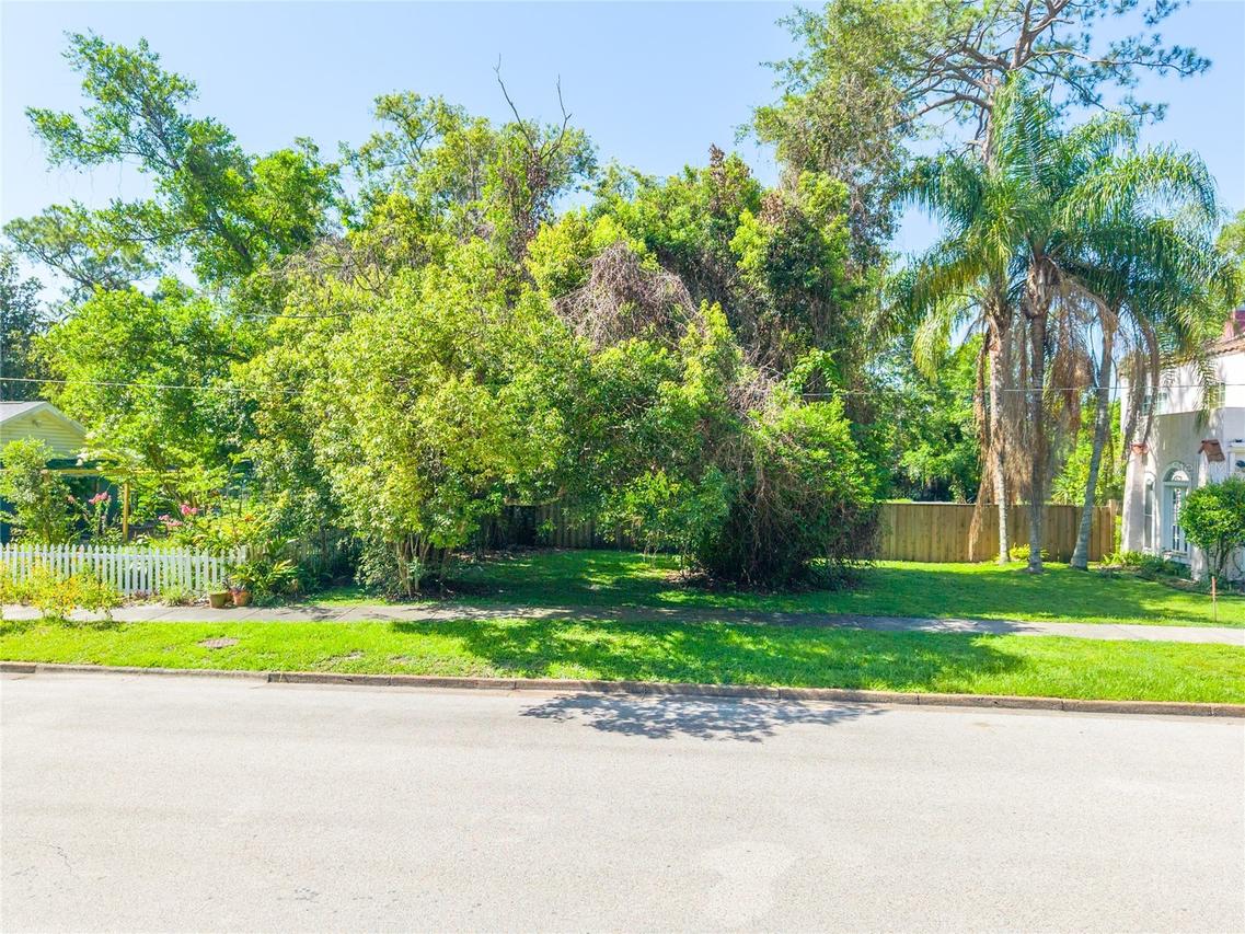 Valencia St., Sanford, FL 32771