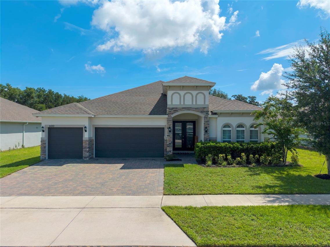 600 Avila Pl., Howey In The Hills, FL 34737