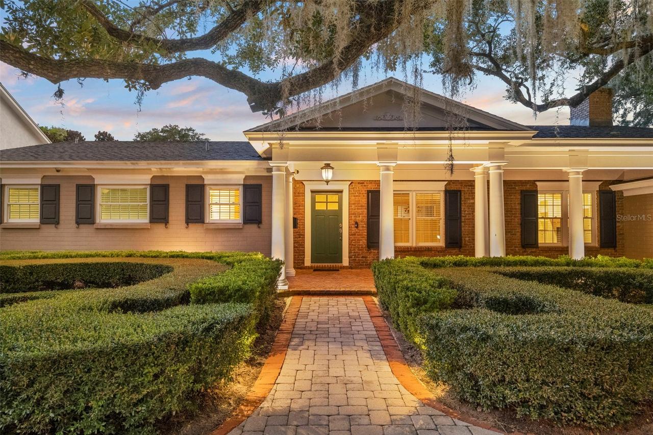 2410 Lake Shore Dr., Orlando, FL 32803