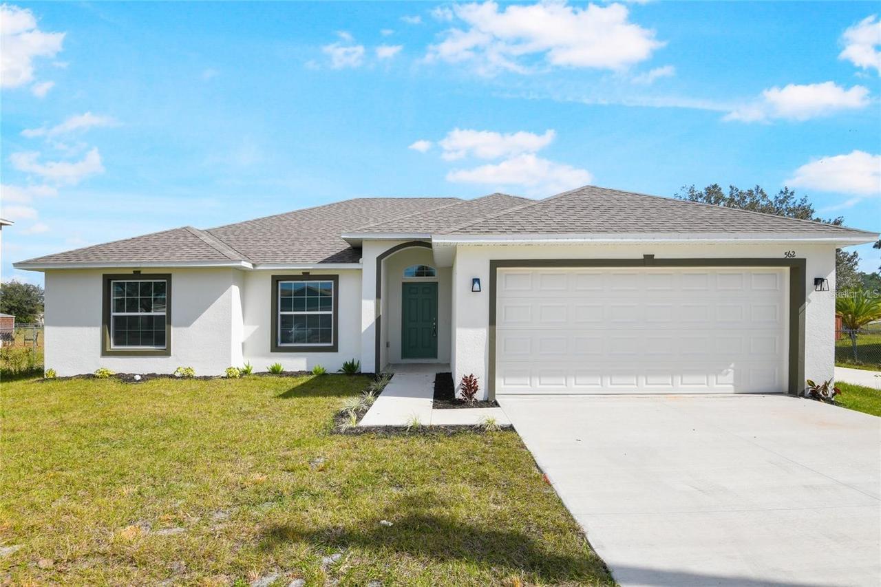 562 Maricopa Dr., Kissimmee, FL 34758
