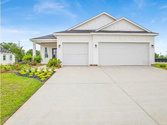 25125 Thornhill Dr., Sorrento, FL 32776