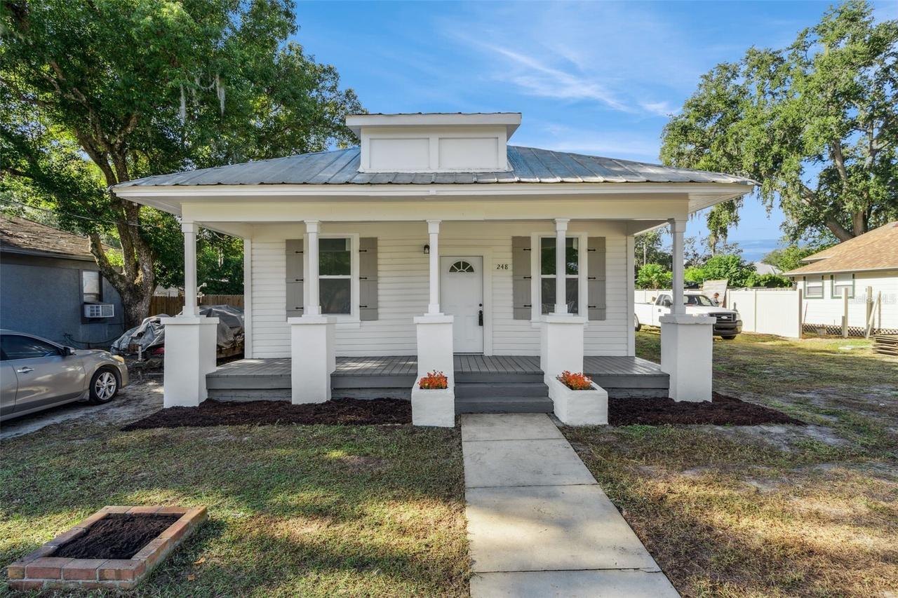 248 E Magnolia St., Groveland, FL 34736