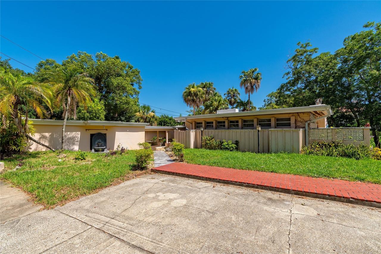2425 Lake Sue Dr., Orlando, FL 32803
