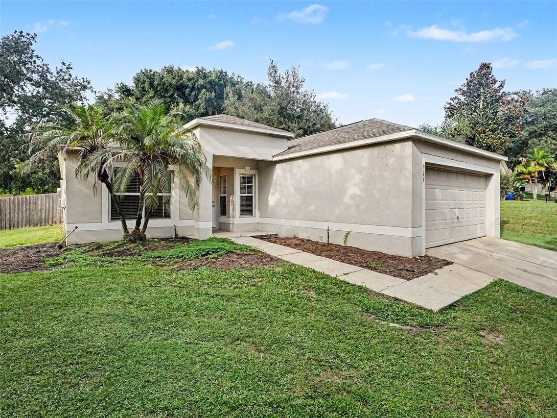 909 Bristle Cone Ct., Minneola, FL 34715