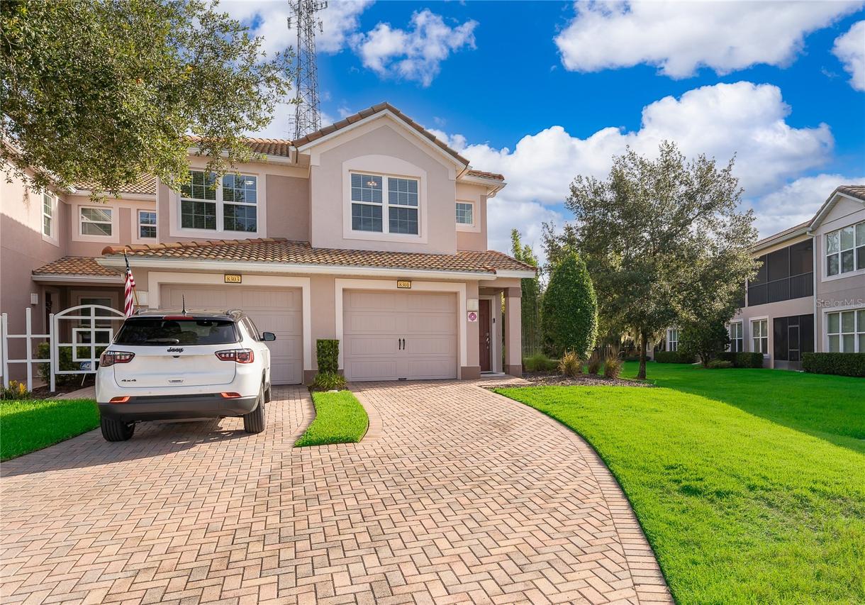 8301 Bella Vida Cir., Davenport, FL 33896