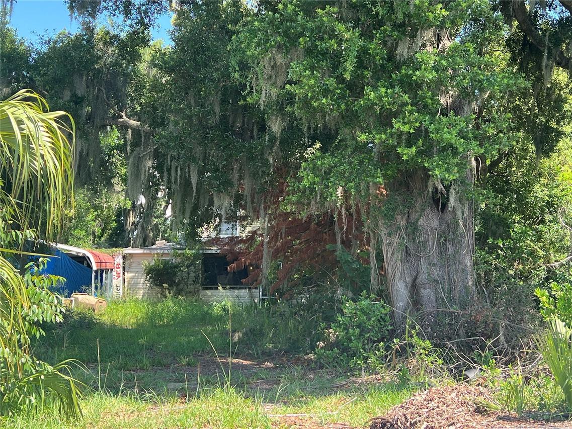 2979 S Grove St., Eustis, FL 32726