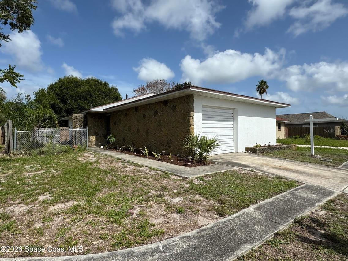 125 S Rosiland Ct., Merritt Island, FL 32952