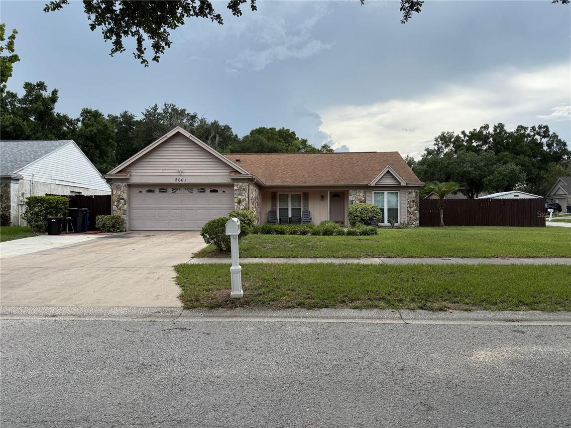 2601 Hampton Park Pl., Seffner, FL 33584