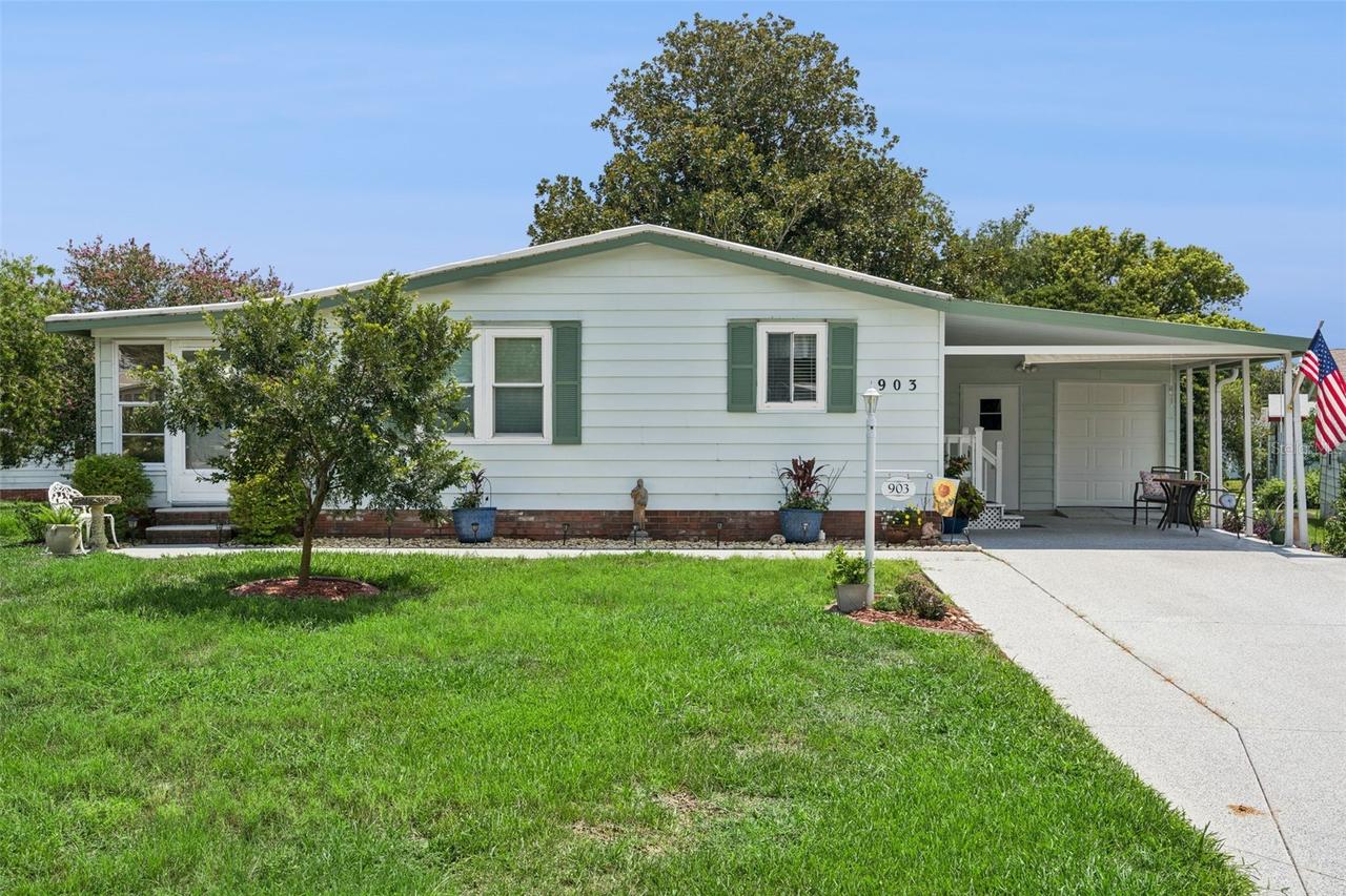 903 Oleander St., Lady Lake, FL 32159