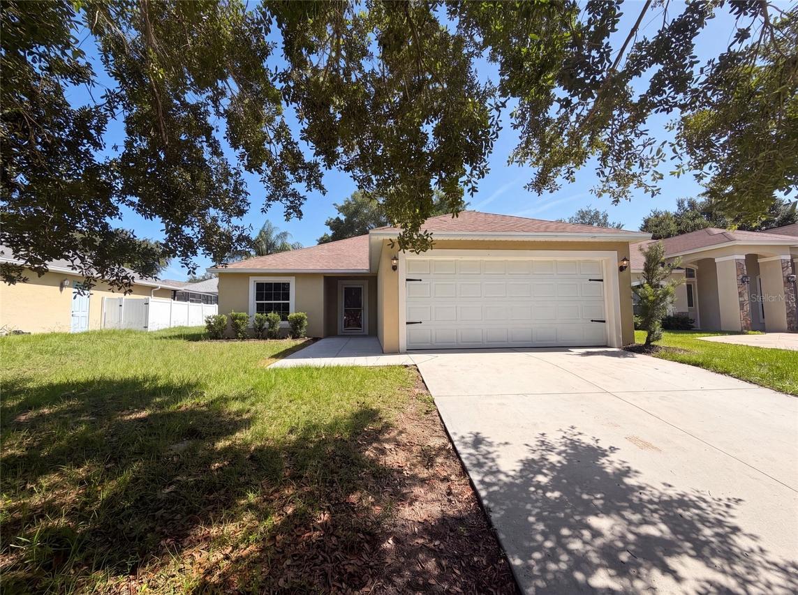33137 Irongate Dr., Leesburg, FL 34788