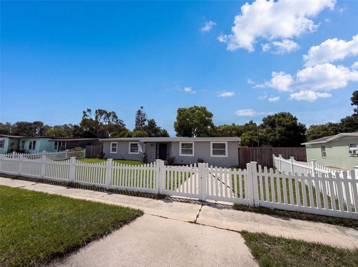 2242 E Dana Dr., Deltona, FL 32738