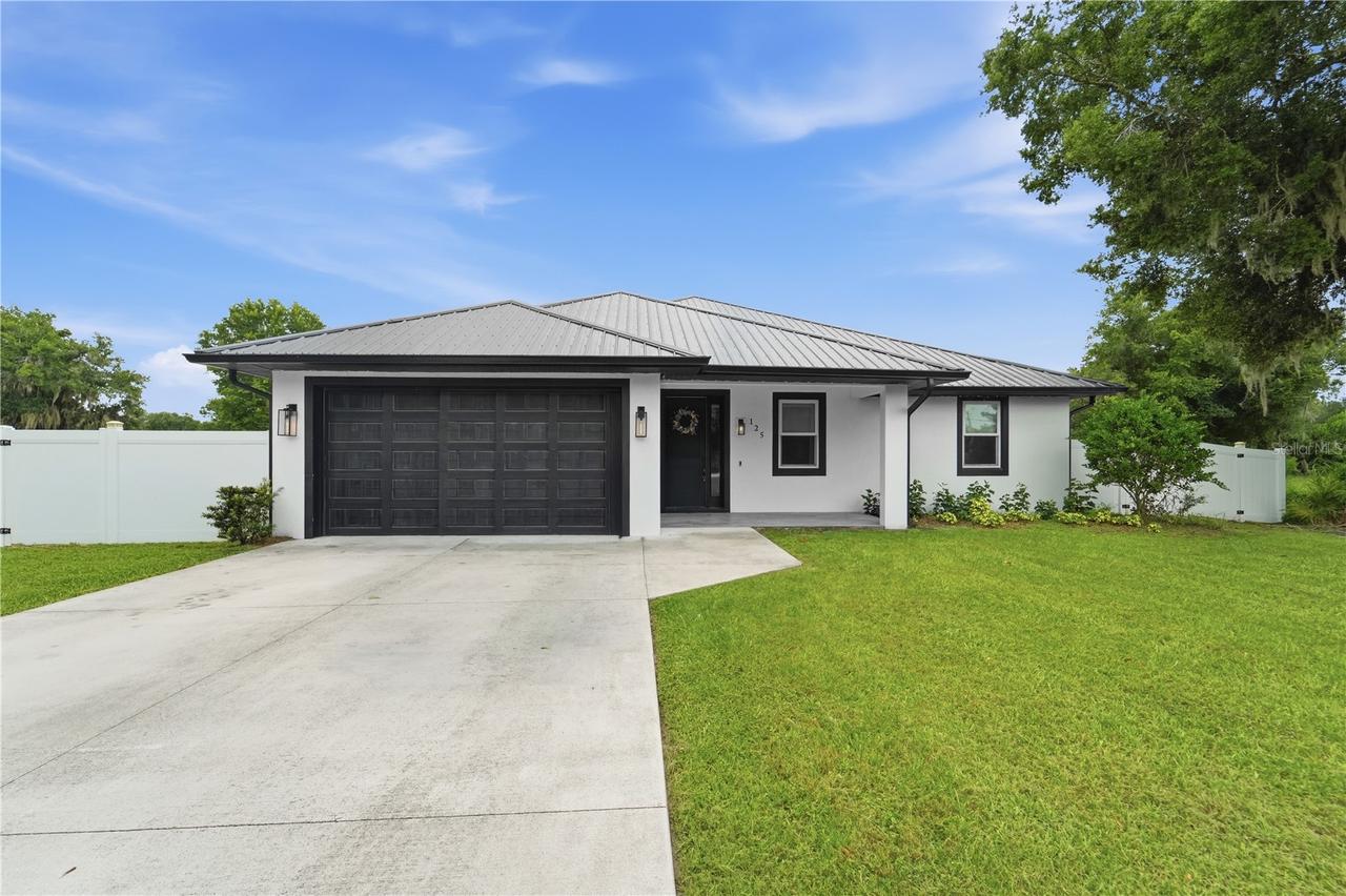 125 Longwood Dr., Osteen, FL 32764