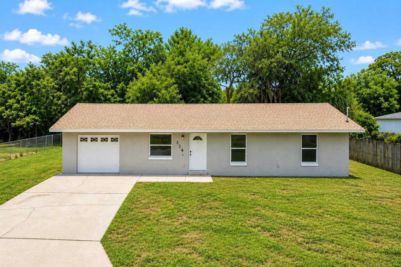324 Queen Ave., Oviedo, FL 32765