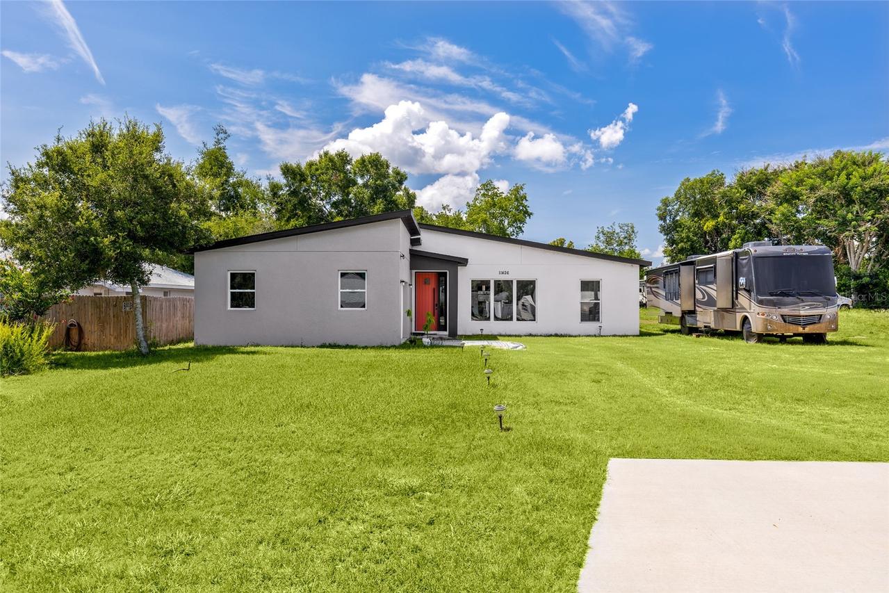11426 Lakeview Dr., Leesburg, FL 34788