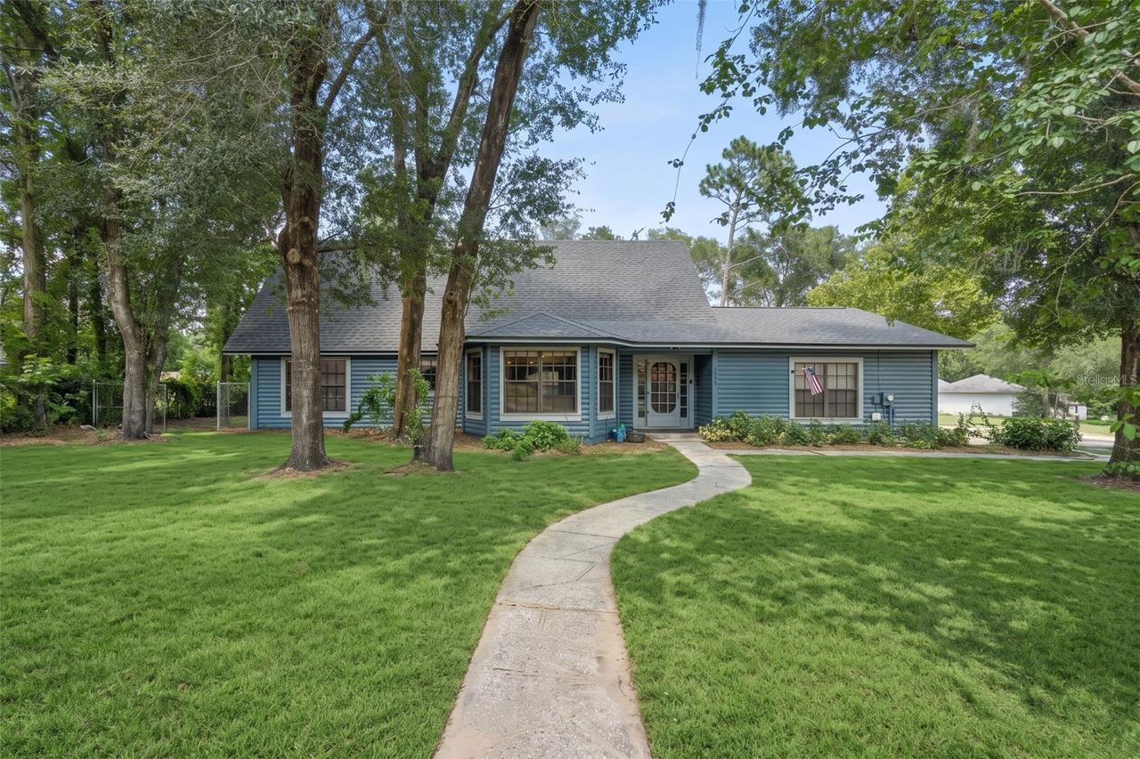 25911 Aberdovey Ave., Sorrento, FL 32776