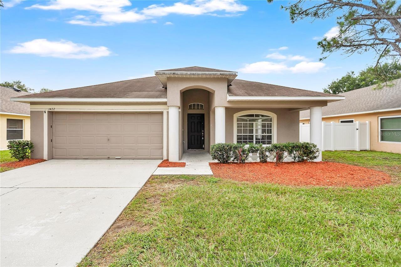 1422 Lake Shore Ranch Dr., Seffner, FL 33584