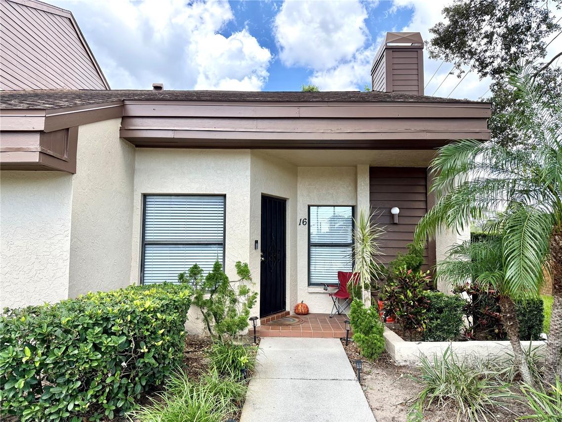 2816 Countrybrook Dr. #L16, Palm Harbor, FL 34684