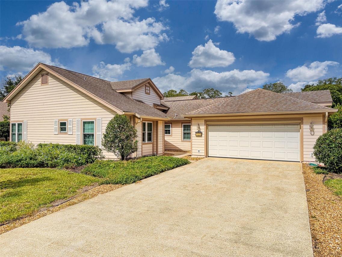 1122 Stillwater Dr., Deland, FL 32720