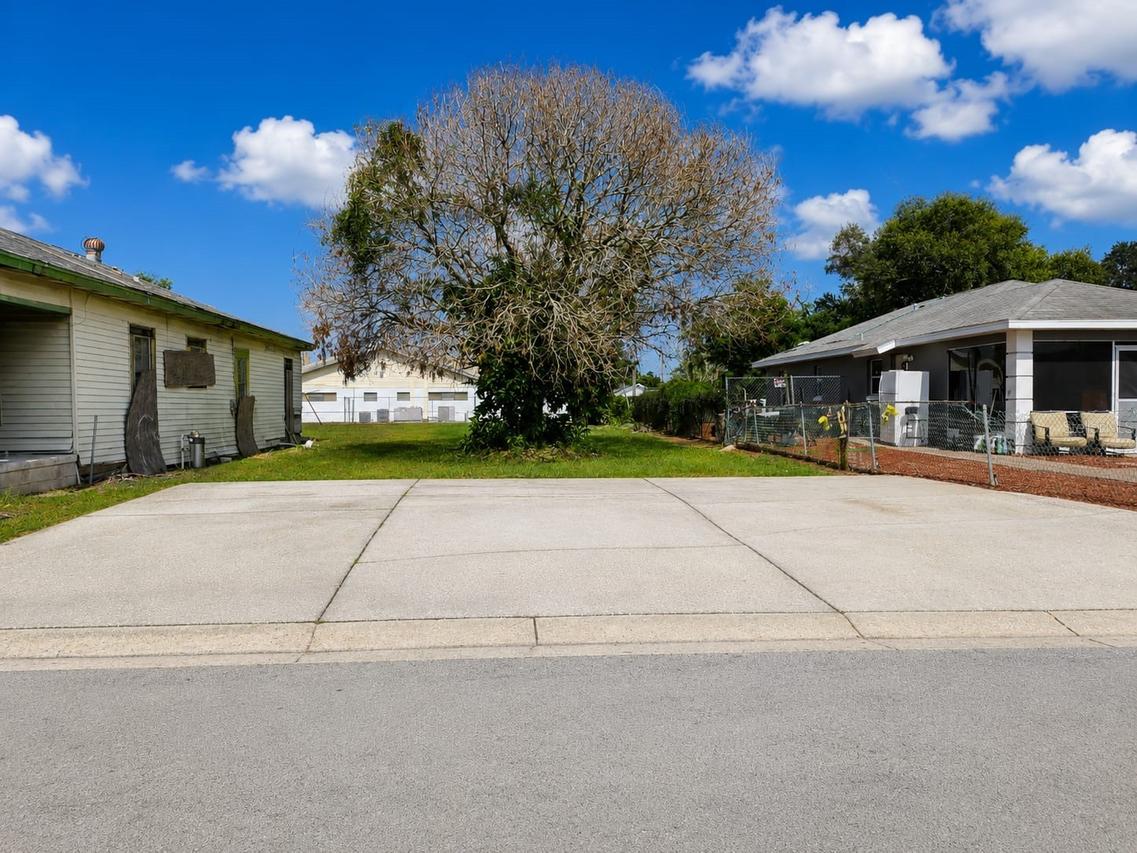 D St., Lake Wales, FL 33853