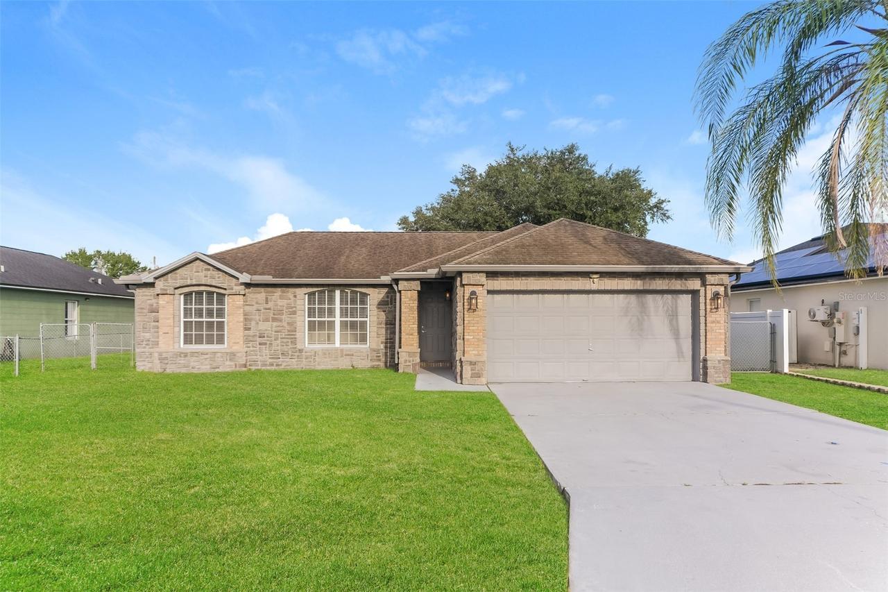 611 Basingstoke Ct., Kissimmee, FL 34758