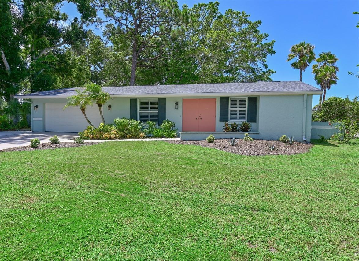 3472 Queens St., Sarasota, FL 34231