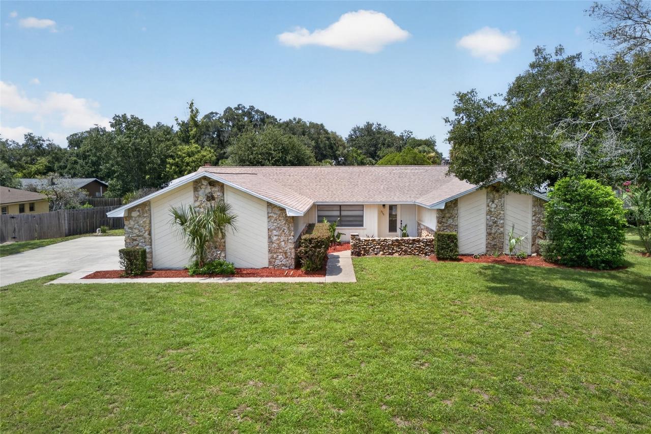 2704 Burgoyne Pl., Deland, FL 32720